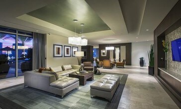 1750 Sky Lark Ln in Houston, TX - Building Photo - Building Photo