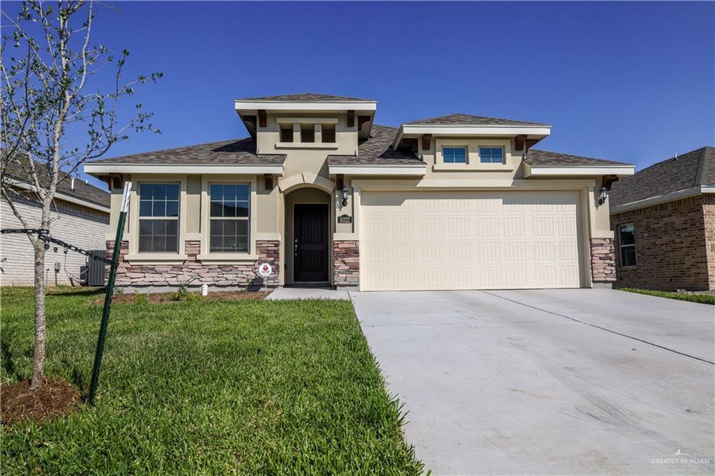 8322 N 33rd Ln in McAllen, TX - Building Photo