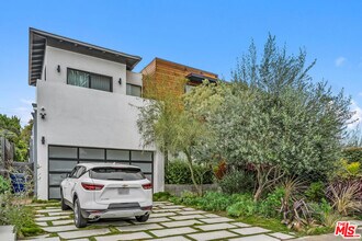 2230 Malcolm Ave in Los Angeles, CA - Building Photo - Building Photo