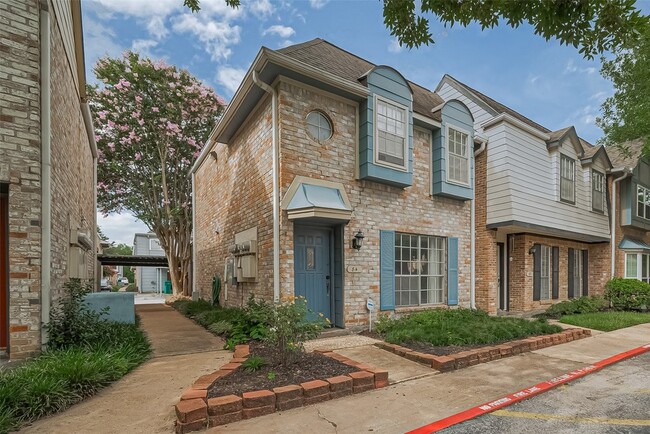 11002 Hammerly Blvd, Unit 84 in Houston, TX - Foto de edificio - Building Photo