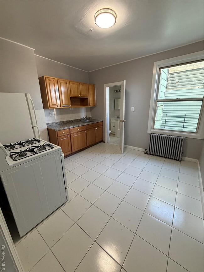 25 Cliff St in Yonkers, NY - Building Photo - Building Photo