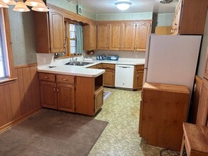 3833 Canal Ave SW in Grandville, MI - Building Photo - Building Photo