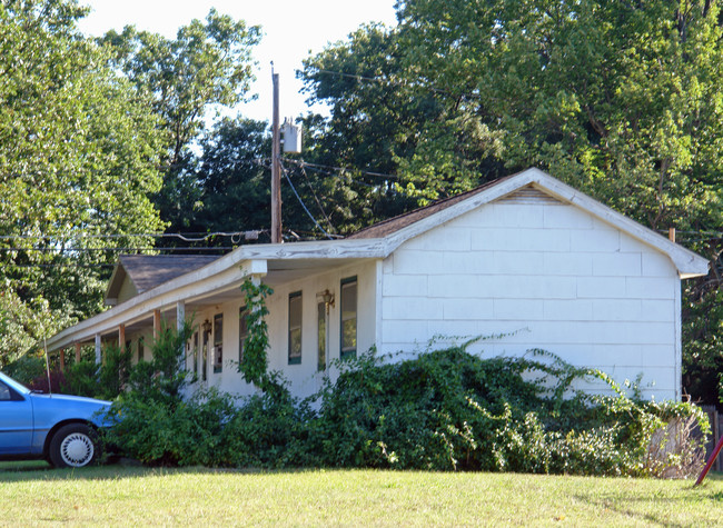 Studio Effeciency Apartments in Guilderland, NY - Foto de edificio - Building Photo