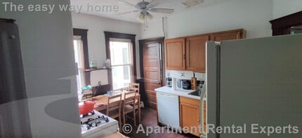 122 Columbia St, Unit #2 in Cambridge, MA - Foto de edificio - Building Photo