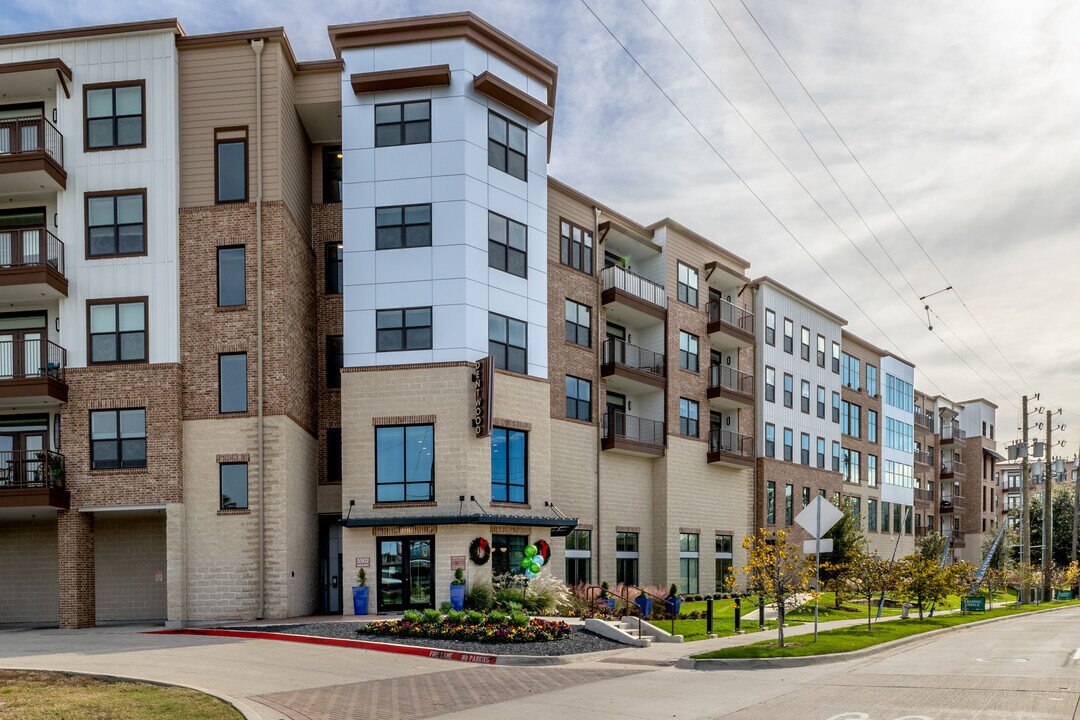 Maple in Dallas, TX - Building Photo