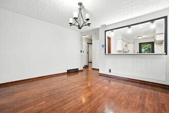 295 E Whittier St in Columbus, OH - Building Photo - Building Photo