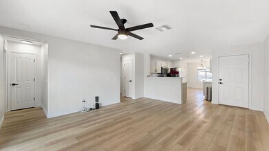 16227 W Maui Ln in Surprise, AZ - Building Photo - Building Photo