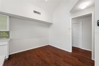 9412 Lake Chase Island Way in Tampa, FL - Building Photo - Building Photo