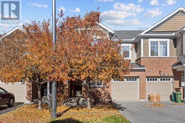 543 Foxlight Cir in Ottawa, ON - Building Photo - Building Photo