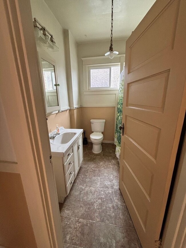 611 NW Bright St in Seattle, WA - Building Photo - Building Photo