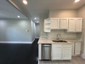4301 W Wrightwood Ave, Unit 2 in Chicago, IL - Building Photo - Building Photo