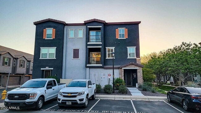 property at 2362 E Huntington Dr