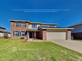 250 Hilltop Dr in Justin, TX - Building Photo