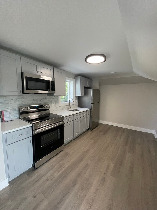 45 Fenwick St, Unit 2nd Floor