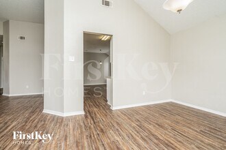 7921 Rice Dr in Rowlett, TX - Foto de edificio - Building Photo