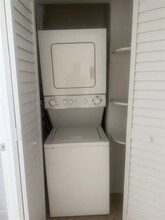 1021 NW 45th St in Pompano Beach, FL - Building Photo - Building Photo