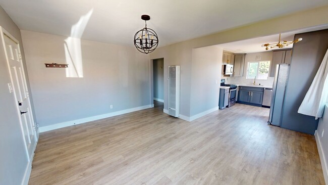 2006 Burroughs St in San Diego, CA - Building Photo - Building Photo