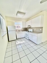 3640 SW 25th St in Miami, FL - Building Photo - Building Photo