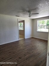9156 4th Ave in Jacksonville, FL - Foto de edificio - Building Photo