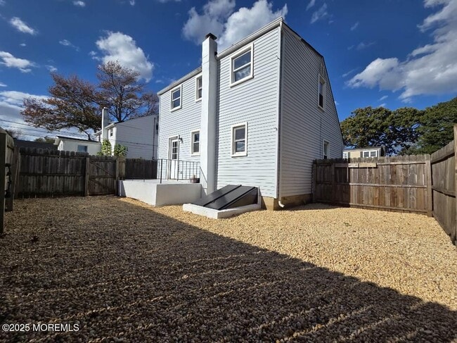 6 Trumen Pl in Hazlet, NJ - Building Photo - Building Photo