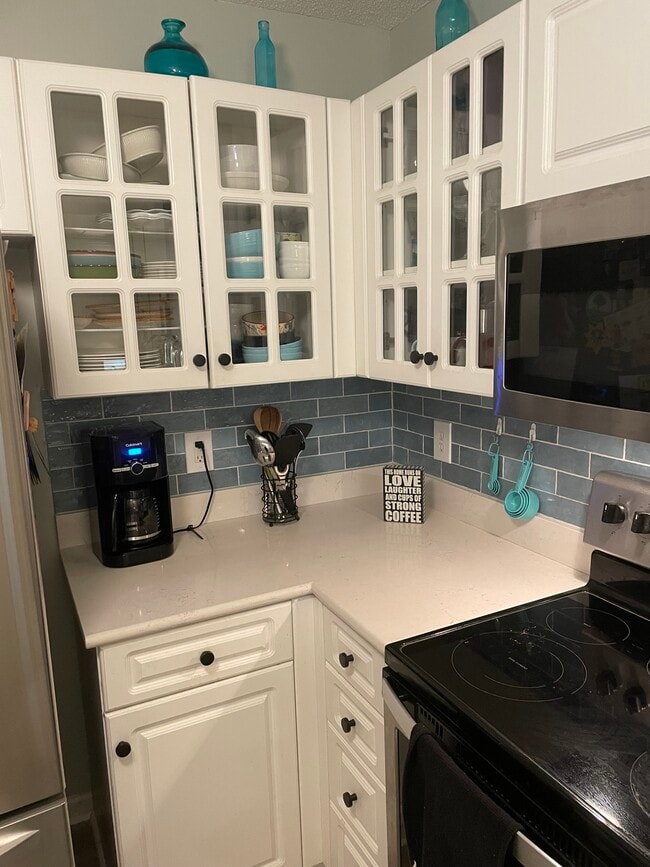 property at 4140 Breezewood Dr