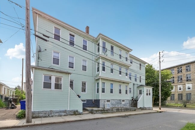354 Jencks St in Fall River, MA - Building Photo - Building Photo