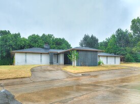 12136 Thorn Ridge Rd in Oklahoma City, OK - Building Photo