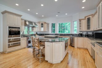 11 Eastwood Ct in Amagansett, NY - Building Photo - Building Photo