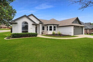 1101 BreAnne Ct in Burleson, TX - Building Photo