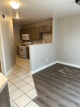 3950 S Sandhill Rd in Las Vegas, NV - Foto de edificio - Building Photo