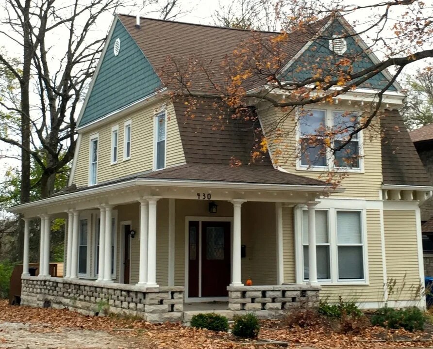 430 E 2nd St in Bloomington, IN - Building Photo