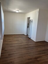 230 S Brookhurst Rd in Fullerton, CA - Foto de edificio - Building Photo