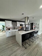 6504 N Packwood Ave in Tampa, FL - Building Photo - Building Photo