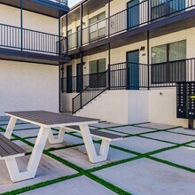 606 N Marsalis Ave in Dallas, TX - Building Photo - Building Photo