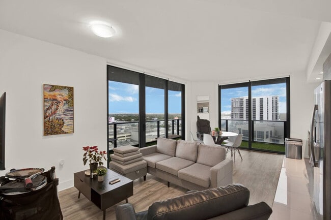 121 NE 34th St, Unit SI ID1521822P