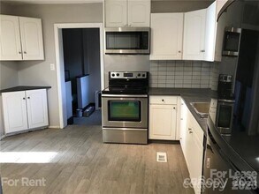 5027 Baylor Dr in Charlotte, NC - Building Photo - Building Photo