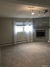 311 Racebrook Rd in Orange, CT - Building Photo - Building Photo