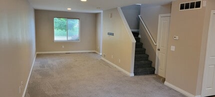 3285 E Eleven Mile Rd in Warren, MI - Building Photo - Building Photo