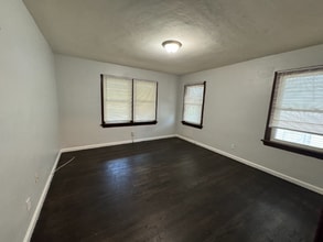 2434 Akins Dr in St. Louis, MO - Building Photo - Building Photo