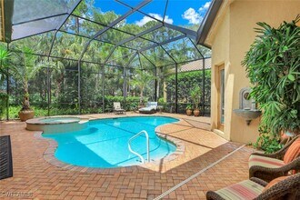 28611 Via D Arezzo Dr in Bonita Springs, FL - Foto de edificio - Building Photo