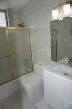7800 Carlyle Ave, Unit 6D in Miami, FL - Building Photo - Building Photo