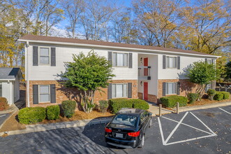 Maple Court Apartments in Simpsonville, SC - Foto de edificio - Building Photo