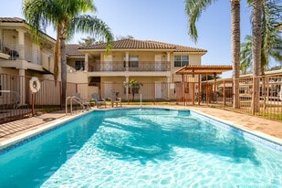 Alta Vista Apartments in McAllen, TX - Building Photo