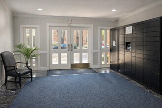 361 N Post Oak Ln in Houston, TX - Building Photo - Building Photo