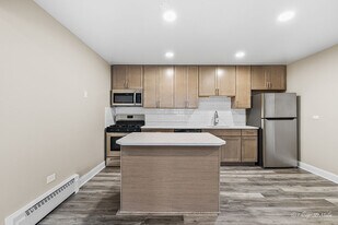 7538 W Lawrence Ave in Harwood Heights, IL - Building Photo