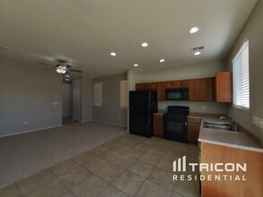 3657 Karissa Heights Pl in Las Vegas, NV - Building Photo - Building Photo