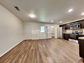 1922 Cross Oaks Dr in Lancaster, TX - Building Photo - Building Photo