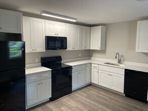 1343 Wentworth Rd in Winston-Salem, NC - Building Photo - Building Photo