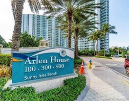 100 Bayview Dr in Sunny Isles Beach, FL - Building Photo
