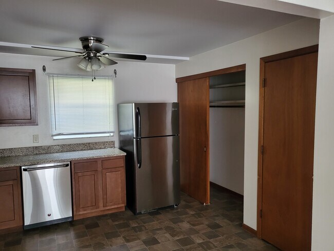 1271 Hunter Ave, Unit B in Columbus, OH - Building Photo - Building Photo